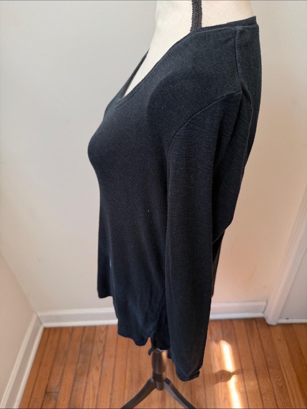 Cynthia Rowley Black Long-Sleeve Scoop Neck Top - Picture 9 of 11